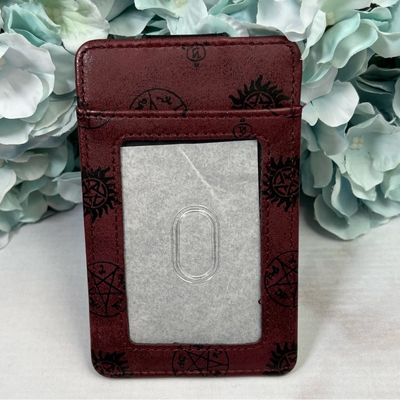 Supernatural Slim Wallet with Gold Sunburst Pentacle - Picture 11 of 15